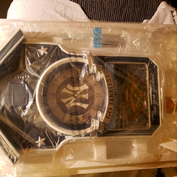 Collectors Yankee  Cuckoo Clock 2014 collectors edition - Picture 3 of 5